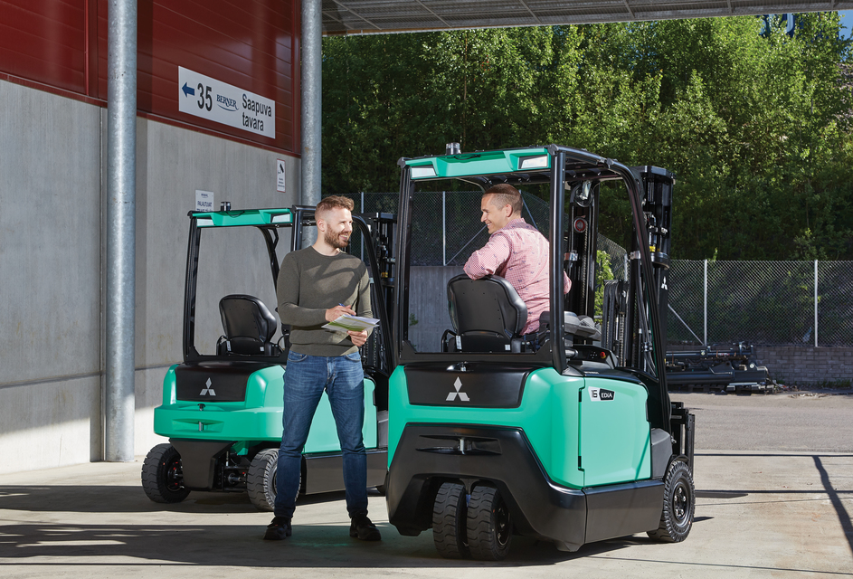 Praktischer Teil der Fahrerschulung — Gabelstapler-Training bei Fördertechnik K&K in Harsefeld